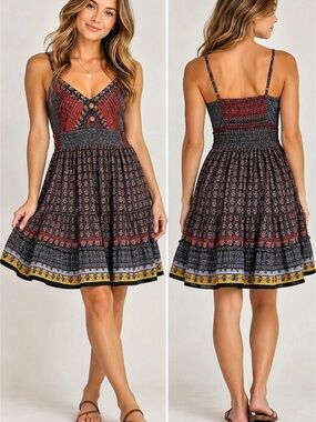 Devi Floral Mini Dress in Black & Red Size Small Like New